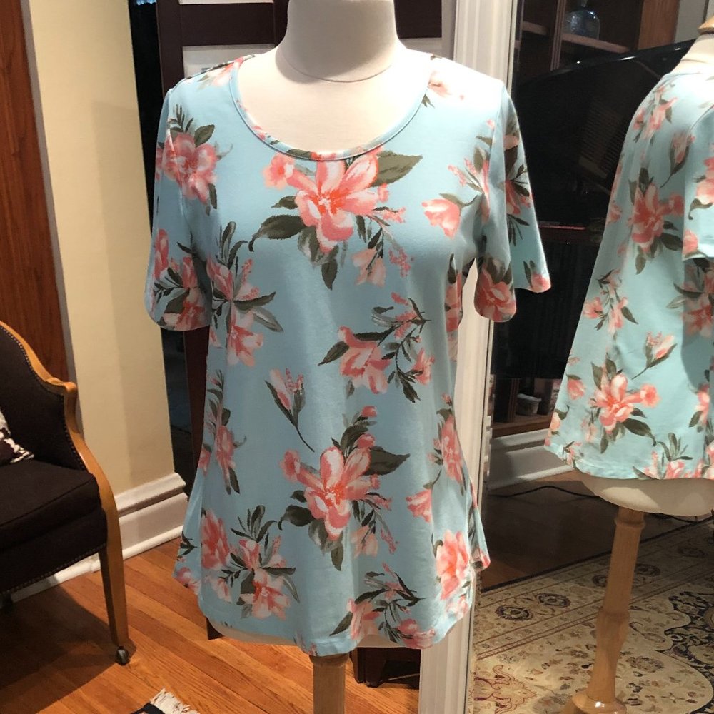 NWOT - Denim & Co. blue floral short-sleeve T-shirt